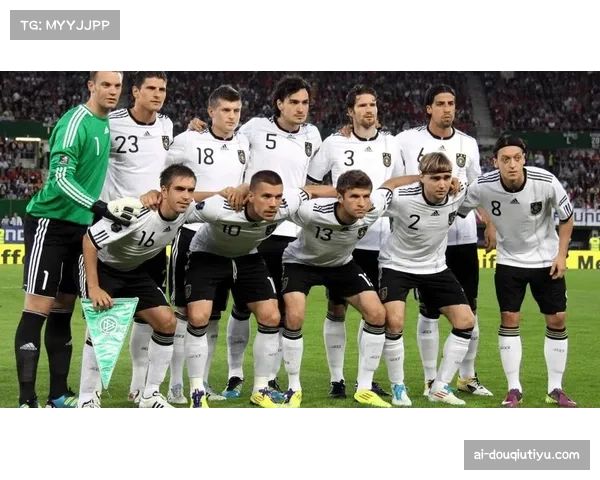 英联杯半场战况：萨尔梅开二度助水晶宫领先，利物浦暂落后两球