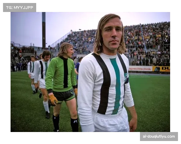 拜仁与门兴原始国家德比，盖德穆勒对决内策尔书写70年代辉煌